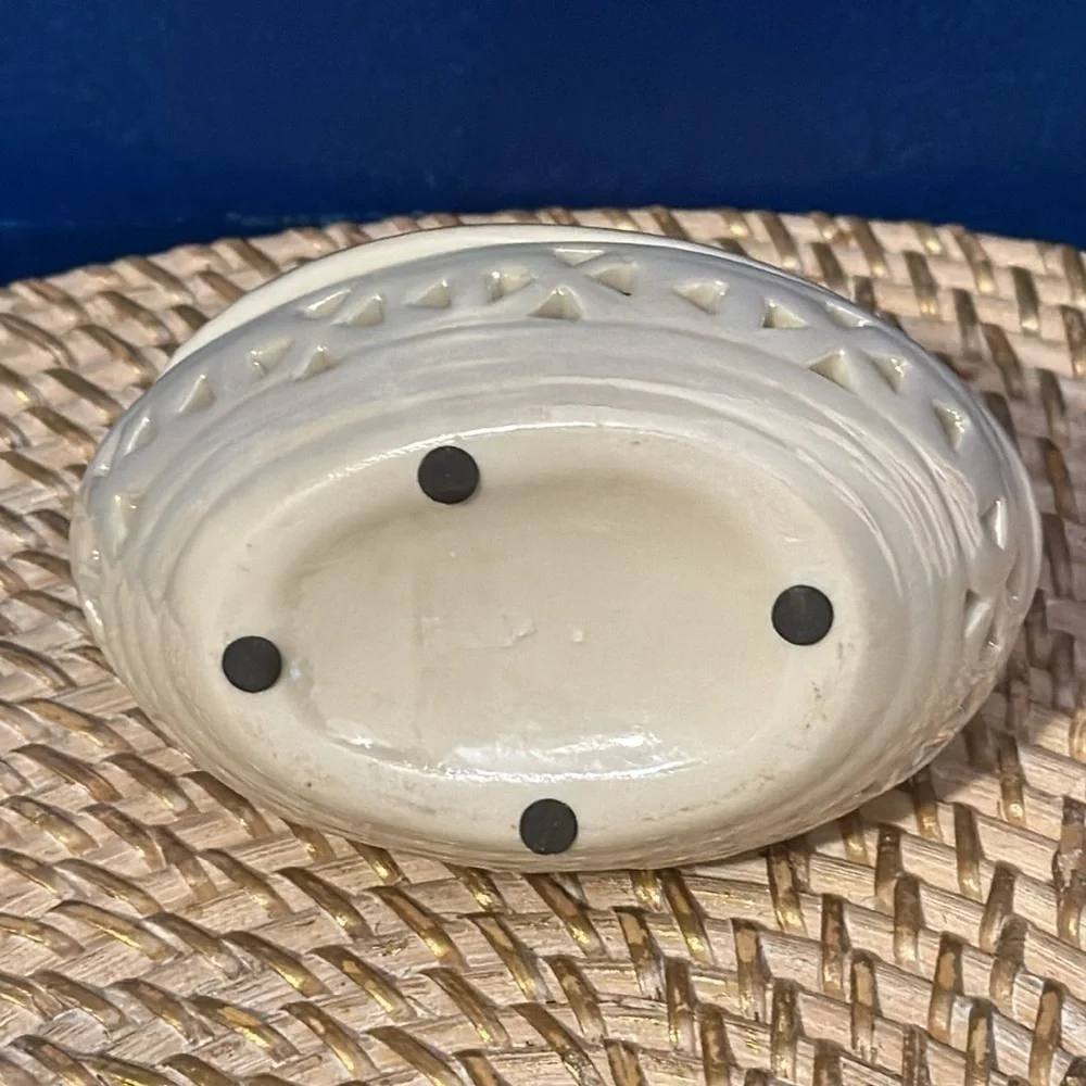 New Iridescent White Porcelain Easter Egg Trinket Box With Flowers & 2 Bunnies